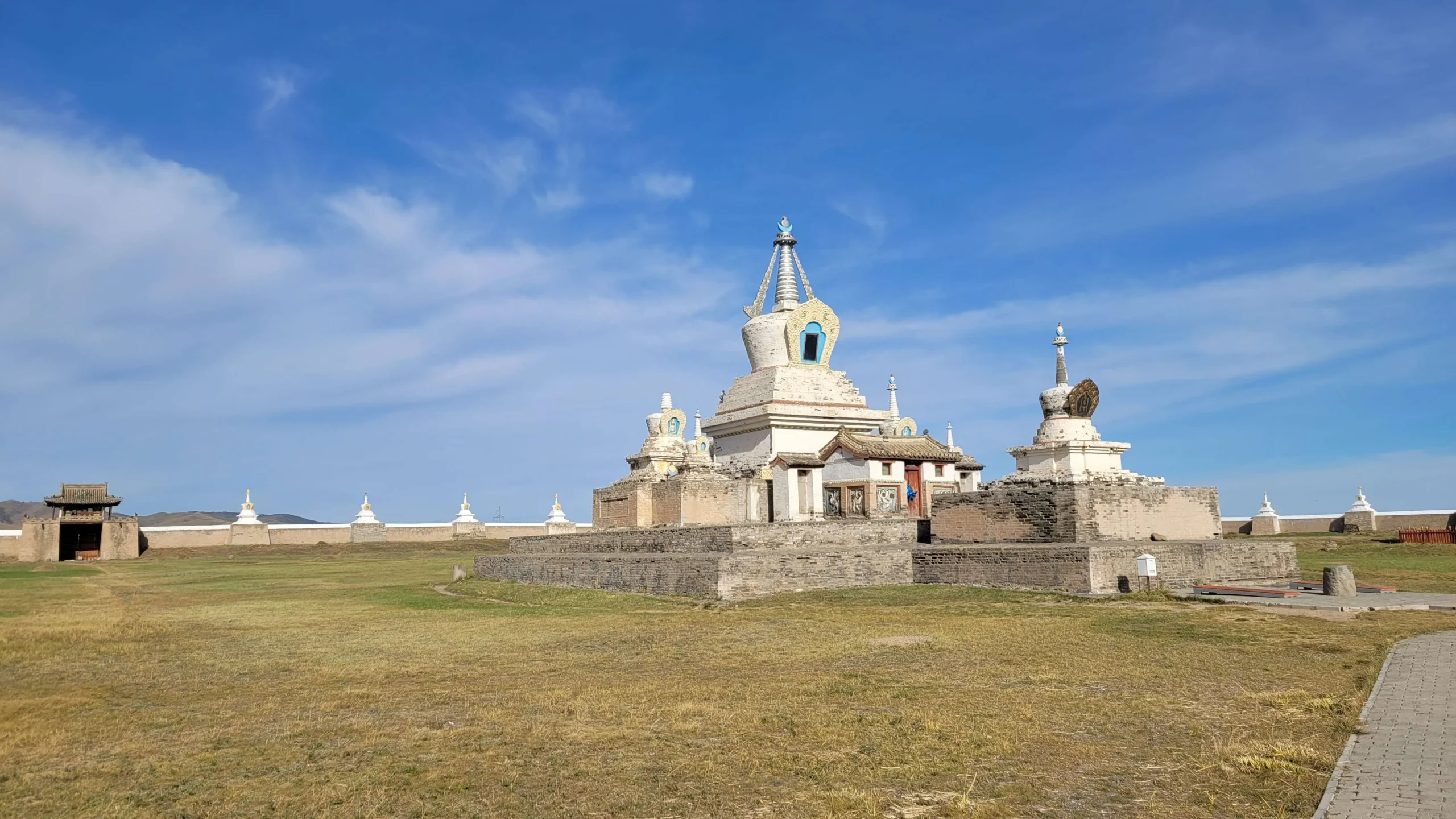 Erdenezuu monastery, stupa